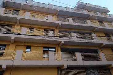 בית מלון כפרי Oyo 79844 Rose Petal