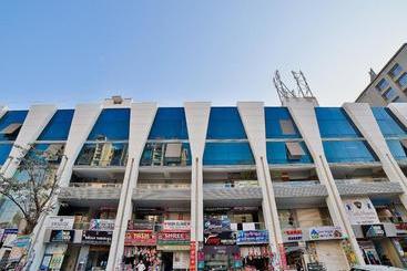 Hotel Collection O 80130 Blu Trio