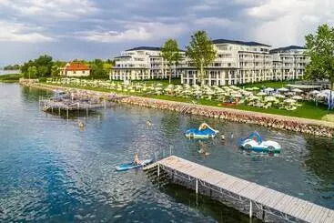 アパートホテル Balalake Resort