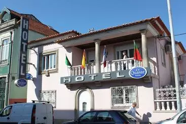فندق Quasar
