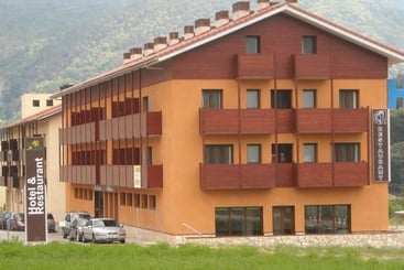 בית מלון כפרי El Blat