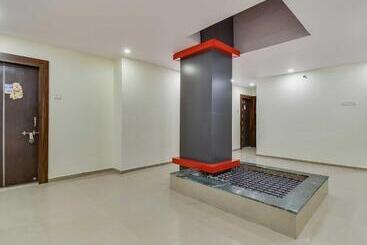 Capital O Nag516 Hotel Lake View