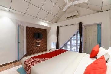 酒店 Oyo 60626 Dumas Homestays