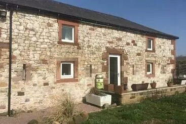 Cosy 2 Bed Cottage With Garden Near Carlisle