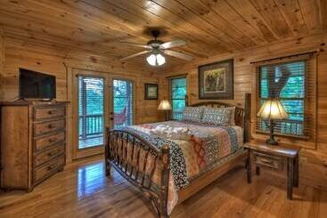 کلبه Dancing Bear Retreat