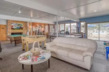 Crow's Coastal Cottage