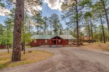 کلبه Lincoln Log Cabin