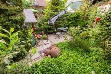 酒店 Roxy & Maryo  Restaurant  Terasa  Loc De Joaca Pentru Copii  Parcare Gratuita