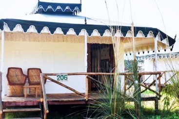 אתר נופש Sultan Bagh Jungle Camp Phulwani