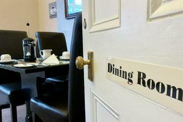 Hotel The Crescent Guest House