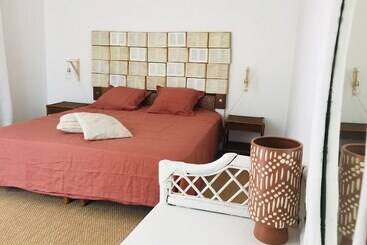 ペンション Suite Privee Tavel   Le Mas De L Acacia