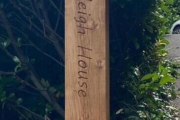 مبيت وإفطار Burleigh House B And B