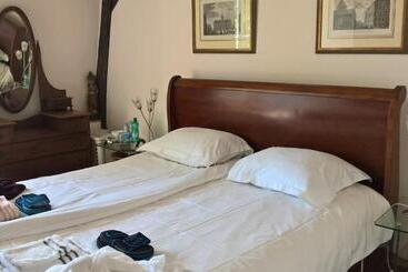 住宿加早餐  Troubadour