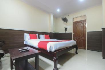 Hotell Oyo 62733 Bs Residency