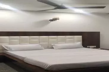Hotel Oyo 80666  Blue Stone