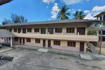 Hotel Oyo 90278 Redzwan S Beach Resort