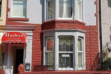 Majatalo Harleys Guest House