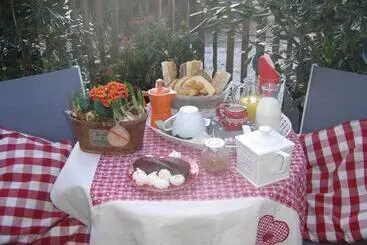 Aamiaismajoitus (B&B) O Douceurs Sucrées Cabourg