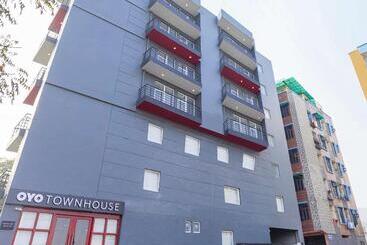 Fabhotel Noida Grand