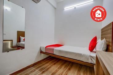 בית מלון כפרי Oyo 65071 Sukh Palace