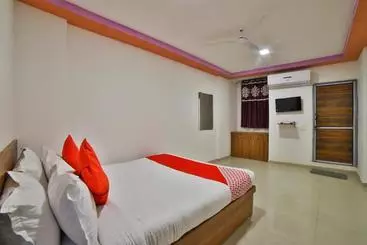 Hotel Oyo 28070 Welcome  And Guest House