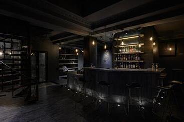 پانسیون Two Easy Inn