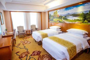 Vienna International Hotel Hangzhou Zhuantang Art School