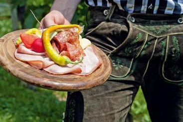 فندق Weingut Tschermonegg