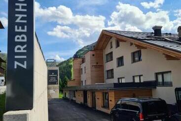Hotel Zirbenhof