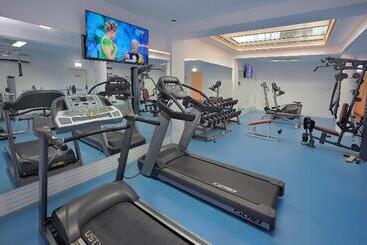 هتل Okeanos Beach Boutique