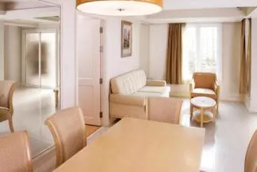 아파트 Hope Land Hotel Sukhumvit 24