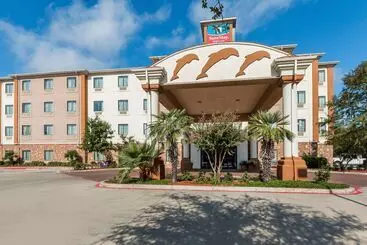 Surestay Plus Hotel By Best Western Near Seaworld San Antonio