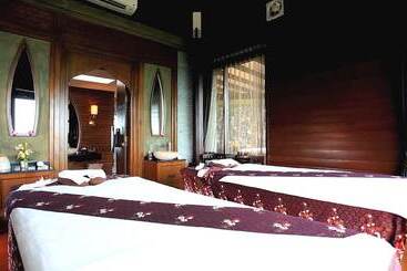 Nora Buri Resort & Spa