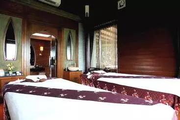 Nora Buri Resort & Spa