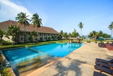 酒店 The Nouveau Chumphon Beach Resort And Golf