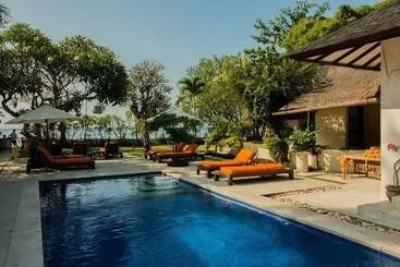 וילות Frangipani Beach