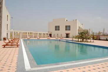 فندق Cambay Resort Jamdoli