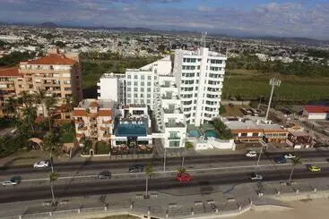 בית מלון כפרי Coral Island Beach View