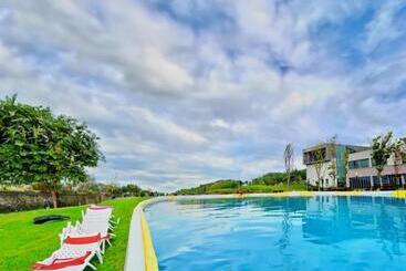 Lumia Hotel & Resort