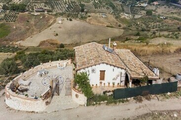 Heritage Cottage In Cianciana With Terrace