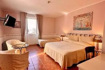 Caroline Hotel