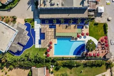 Kinetta Beach Resort And Spa