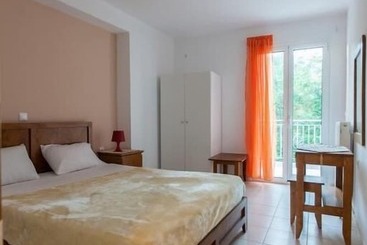 Пансион Elatos Apartments