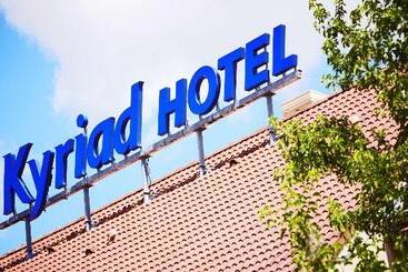 Hotel Kyriad Crepy En Valois