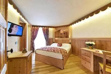 בית מלון כפרי Miravidi A Cervinia