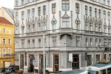 Hotel Czech Inn