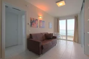 Отель Vistamare Suite