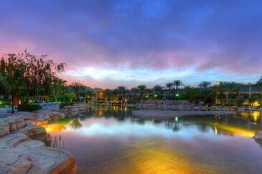 استراحتگاه Stella Di Mare Grand