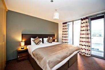 Апартаменты Staycity Aparts Millennium Walk