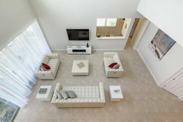 کلبه Family Friendly 6bed 5ba Villa Games Pool Spa 9039